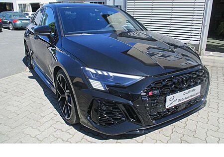 Audi RS3 2.5TFSI SB Qu. Matrix/ Pano/ B&O/ 3*RS/ 280/ etc.