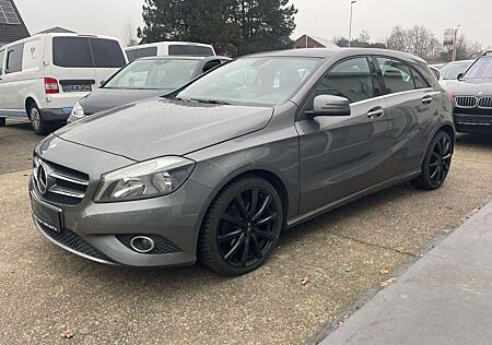 Mercedes-Benz A 180 A-Klasse BlueEfficiency,EFH,SHZ,Panorama