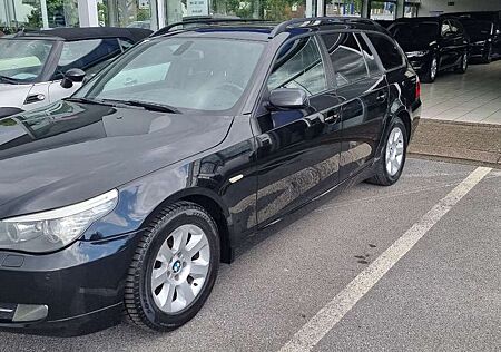 BMW 520 i Touring Edition-Navi-Panorama-Xenon-PDC-SHZ