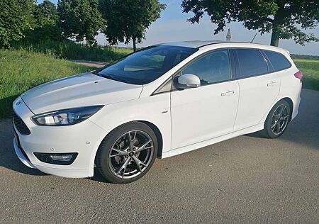 Ford Focus +Turnier+1.0+EcoBoost+Start-Stopp-System+ST-L