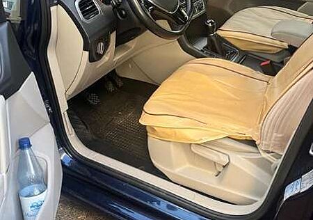 VW Golf Sportsvan Volkswagen 2.0 TDI BlueMotion TechnologyLounge