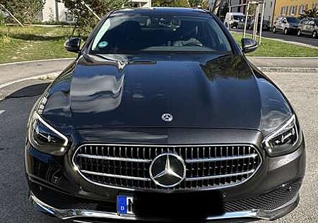 Mercedes-Benz E 200 4Matic 9G-TRONIC Exclusive
