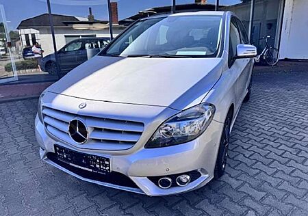 Mercedes-Benz B 180 BLUEEFFICIENCY, NAVI, AHK, ALLWETTERREIFEN