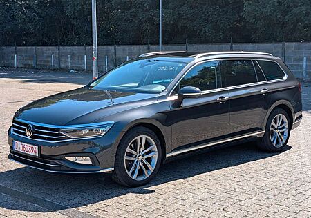 VW Passat Variant Volkswagen Passat Elegance PANO/AID/IQ.Light/DLA/FullAssist
