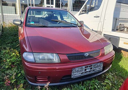 Mazda 323 P 1.4. Mit Klimaanlage