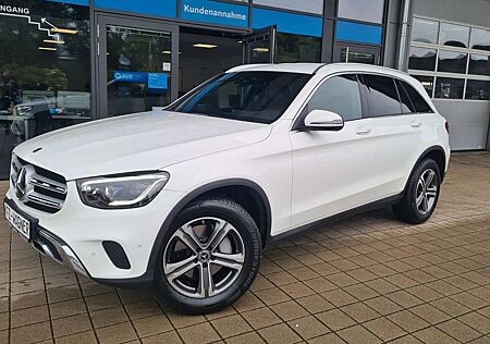 Mercedes-Benz GLC 300 D 4Matic 1.HAND AMG LINE VOLLDIGITAL LED