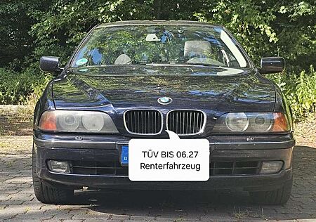 BMW 523i 523