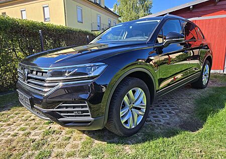 VW Touareg Volkswagen 4Motion 3.0 V6 TDI mit schöner Ausstattung