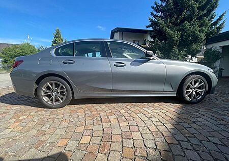 BMW 320i 320 Aut. Limousine