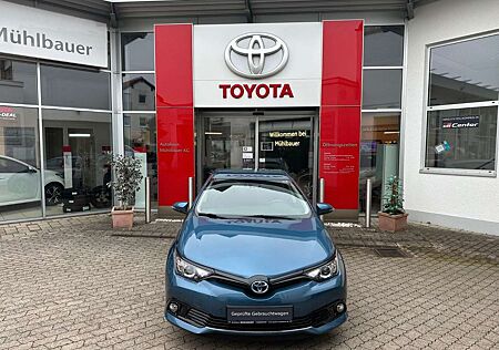 Toyota Auris 1,8 Hybrid Team D