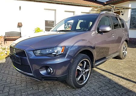 Mitsubishi Outlander 2.0 2WD Invite - 94 Tkm - AHK - TÜV