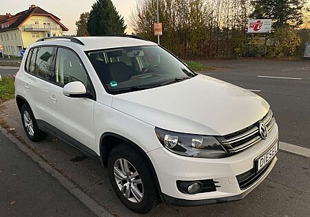 VW Tiguan Volkswagen 2.0 TDI DPF BlueMotion Technology Trend