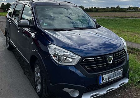 Dacia Lodgy Stepway 1.6 Benzin SCe, 7-Sitzer Klima