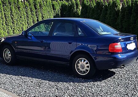 Audi A4 1.6