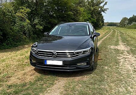 VW Passat Variant Volkswagen 2.0 TDI DSG Business IQ Light, IQ Drive, 8 Fach