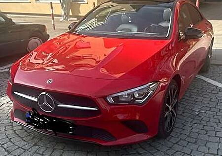 Mercedes-Benz CLA 200 7G-DCT