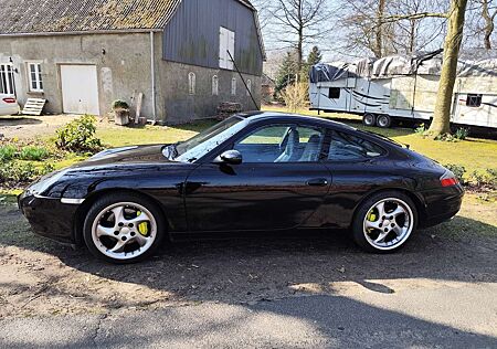 Porsche 996 911 Carrera 4 Motor 5500 km gelaufen - wie neu
