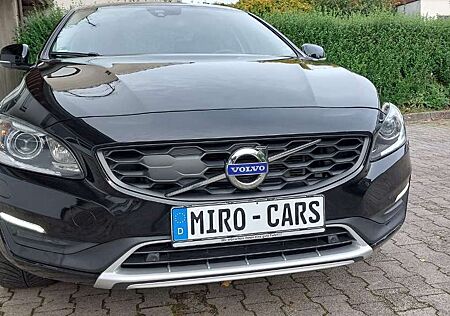 Volvo V90 Cross Country S60 Cross Country D4 AWD Geartronic Summum 5 Zylinder