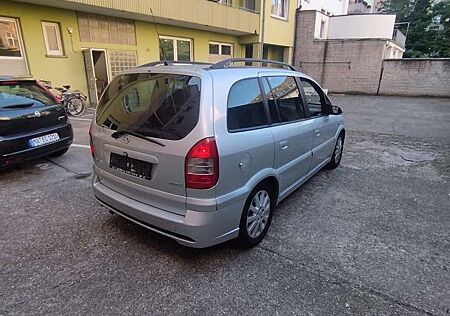 Opel Zafira 2.2