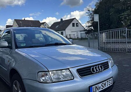 Audi A3 1.6 Ambiente
