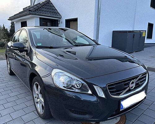Volvo S60 D3 Geartronic Momentum