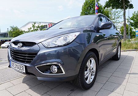 Hyundai ix35 4WD*ALLRAD*1.HAND*TÜV NEU*AHK*LM*KLIMA*136 PS*