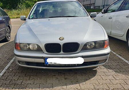 BMW 528i 528