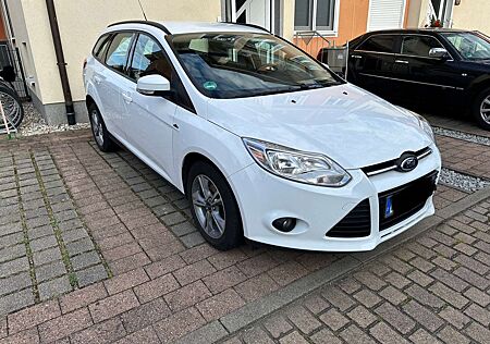 Ford Focus Turnier 1.6 TDCi DPF Start-Stopp-System SYNC Editi