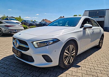 Mercedes-Benz A 200 Lim. Automatik/Navi/LED/Kamera