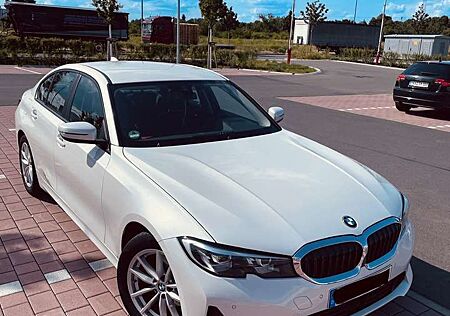 BMW 320d 320 Aut. Scheckheft nur / Unfallfrei / 8xAlu