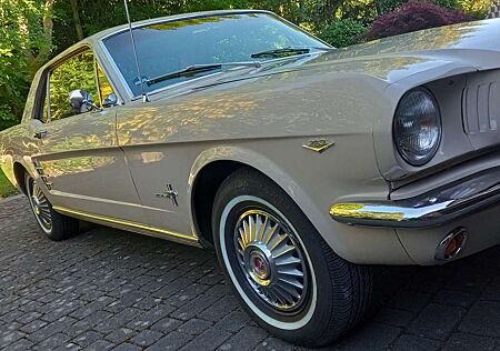 Ford Mustang V8 C-Code Hardtop Coupé