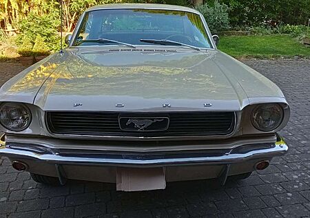 Ford Mustang V8 C-Code Hardtop Coupé