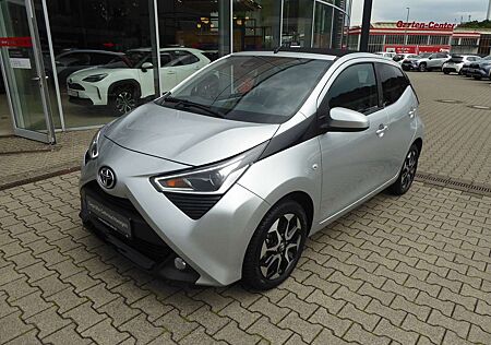 Toyota Aygo x-play Team D Automatik + Sky Paket + Sitzheizung