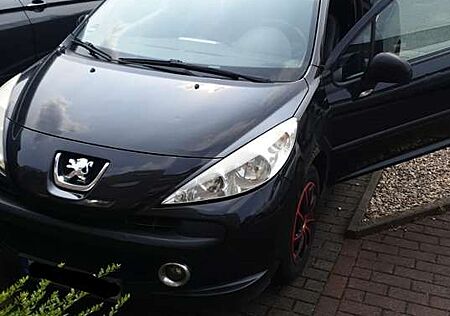 Peugeot 207 3-Türer 95 VTi Filou