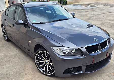 BMW 320i 320 e90