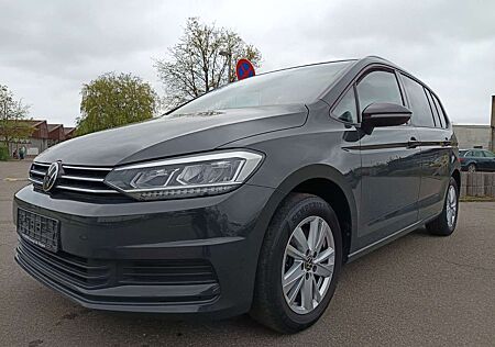VW Touran Volkswagen Comfortline DSG Panoramadach LED Kamara