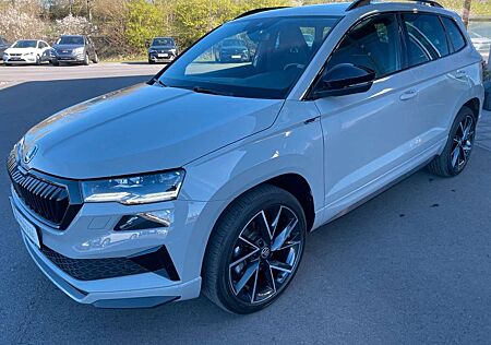 Skoda Karoq 2,0TSi Sportline 4x4 Pano 19"Canton AHK
