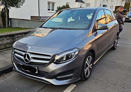 Mercedes-Benz B 200 B-Klasse 7G-DCT Style - Top Ausstattung