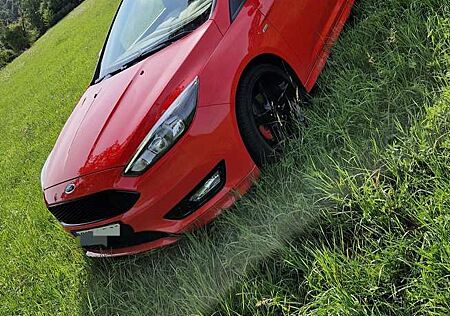 Ford Focus 1.5 EcoBoost Start-Stopp-System ST-Line