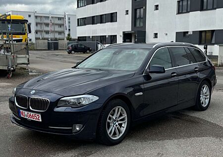 BMW 520 d Touring Headup Kamera BiXenon Standhz Leder