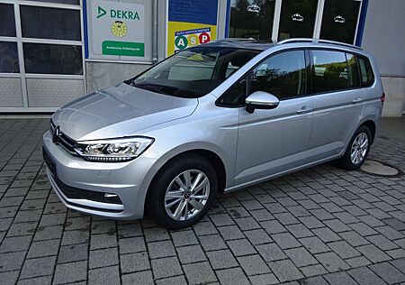 VW Touran Volkswagen Comfortl 2,0TDI 110kw 150PS DSG Automatik Navi AHK