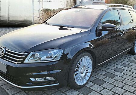 VW Passat Variant Volkswagen 2.0 TDI BlueMotion R-Line AHK