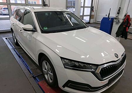 Skoda Octavia Combi 2.0 TDI DSG STYLE AHK NAVI HuD SITZHZG