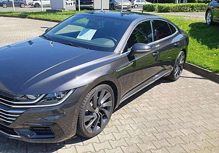 VW Arteon Volkswagen 2.0 TSI R-Line DSG+Panorama+Navi wenig Ki