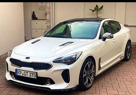 Kia Stinger 3.3 T-GDI AWD GT
