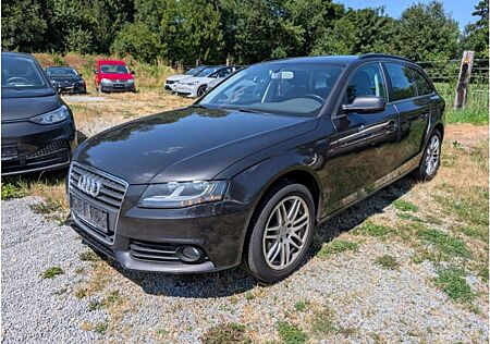 Audi A4 2.0 TFSI Attraction+NAVI+PDC