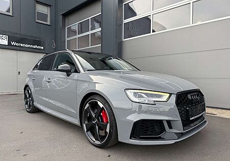 Audi RS3 Sportback quattro,B&O,Pano,Steppung,1.Hand!