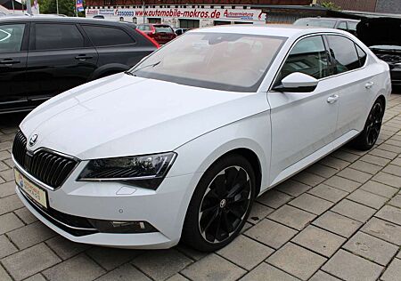 Skoda Superb 2.0 TDI 4x4 DSG Style Leder BiXenon Navi BLIS AHK