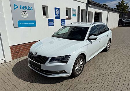 Skoda Superb Combi 2.0 TDI Style 4x4*XENON*LEDER*AHK*