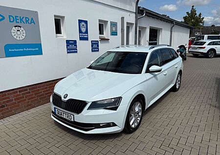 Skoda Superb Combi 2.0 TDI Style 4x4*XENON*LEDER*AHK*